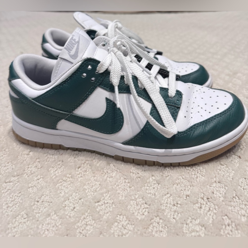 Nike Dunks women’s size 8.5